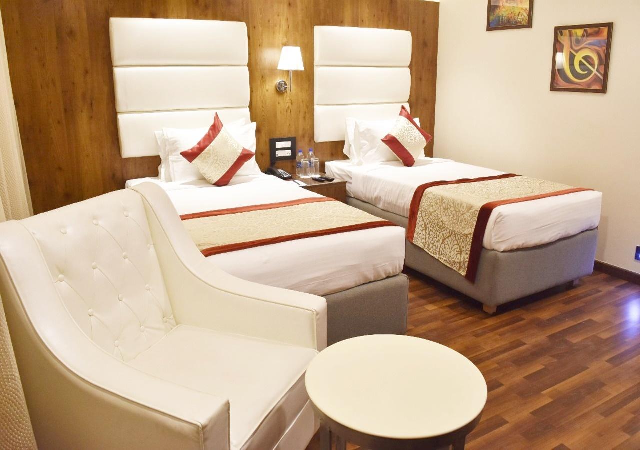 Ss Lumina Hotel Bangalore Esterno foto