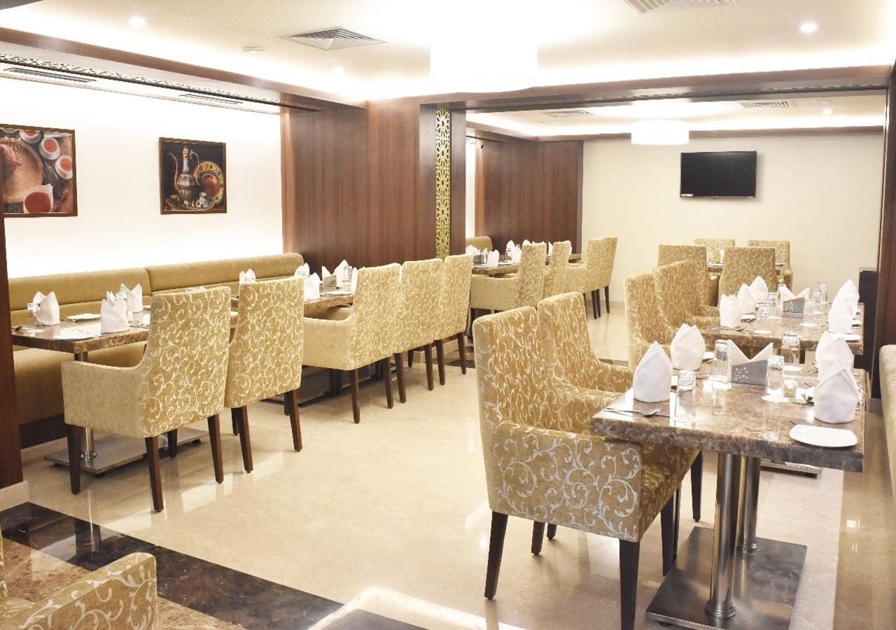 Ss Lumina Hotel Bangalore Esterno foto