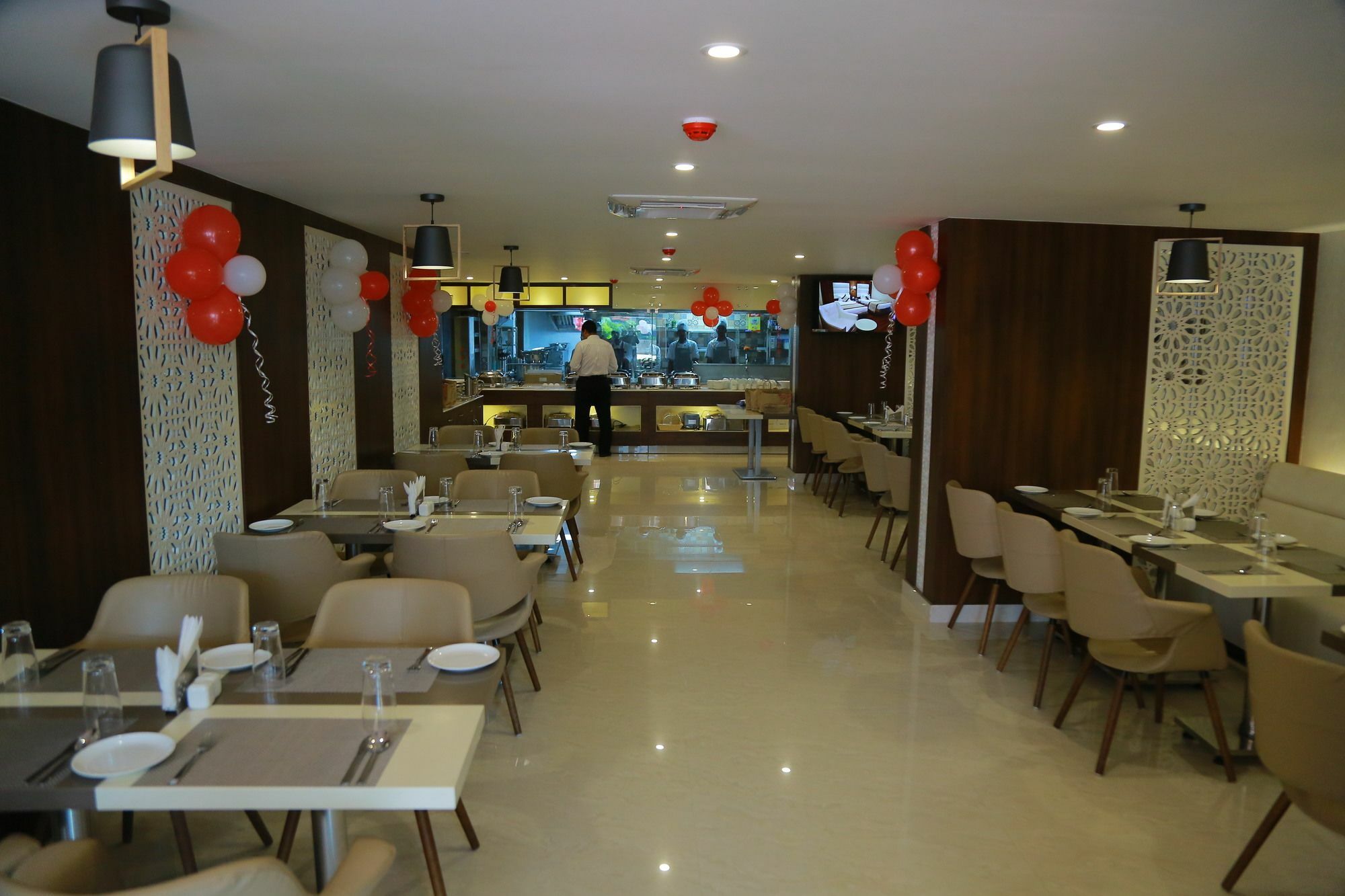 Ss Lumina Hotel Bangalore Esterno foto