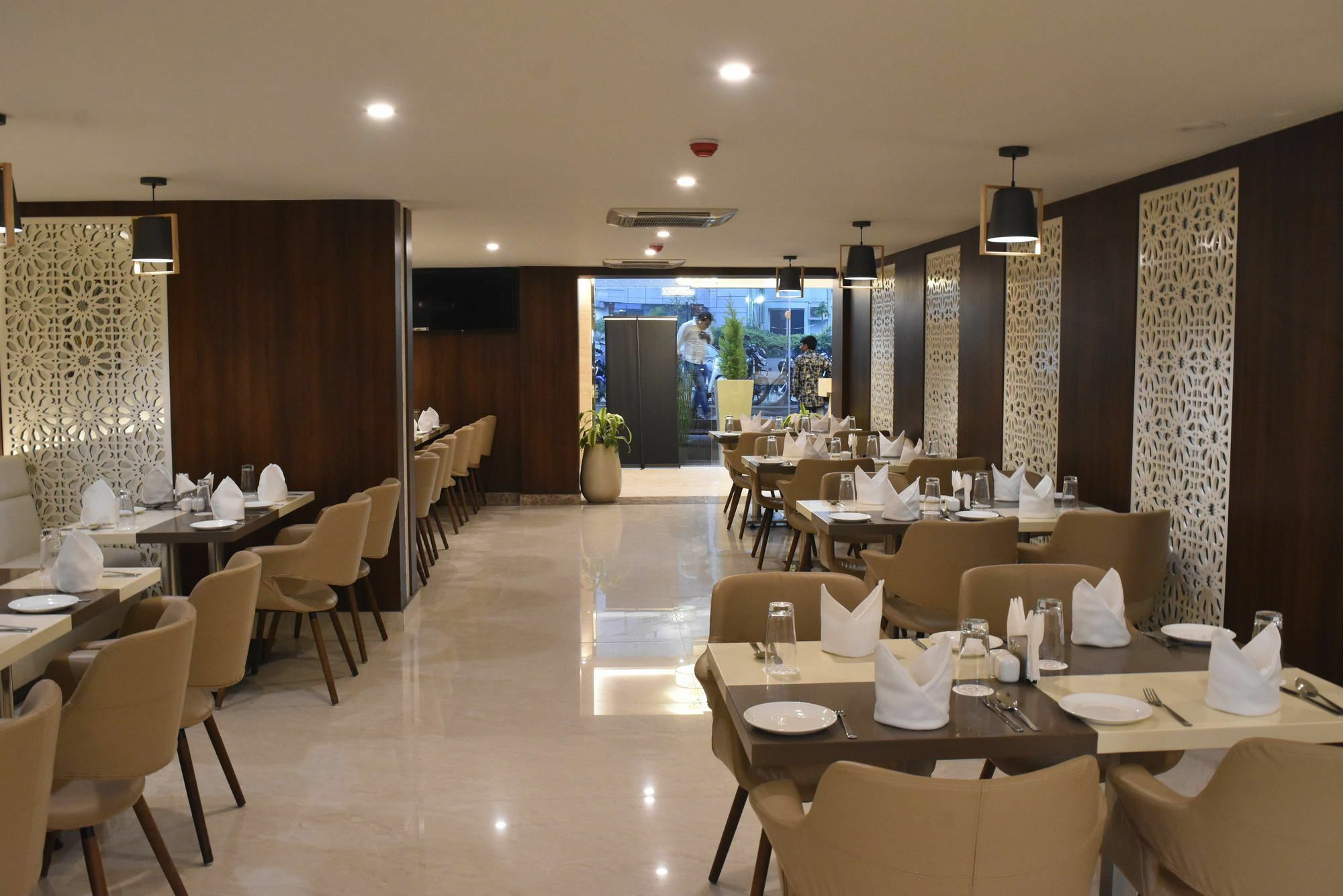 Ss Lumina Hotel Bangalore Esterno foto